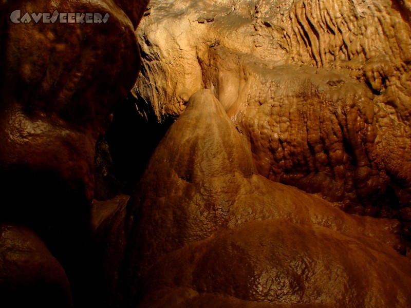 Meanderhöhle V.: Eine der ganz wenigen 'normalen' Sinterformen. Nur irgendwie größer.
