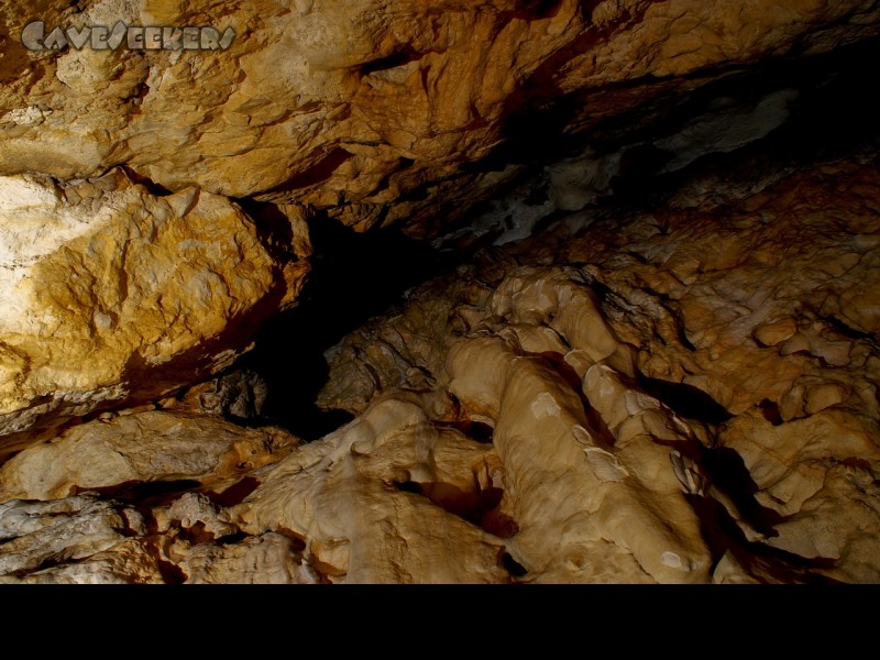 Moorloch: Blick an die Decke des Eingangsspaltes