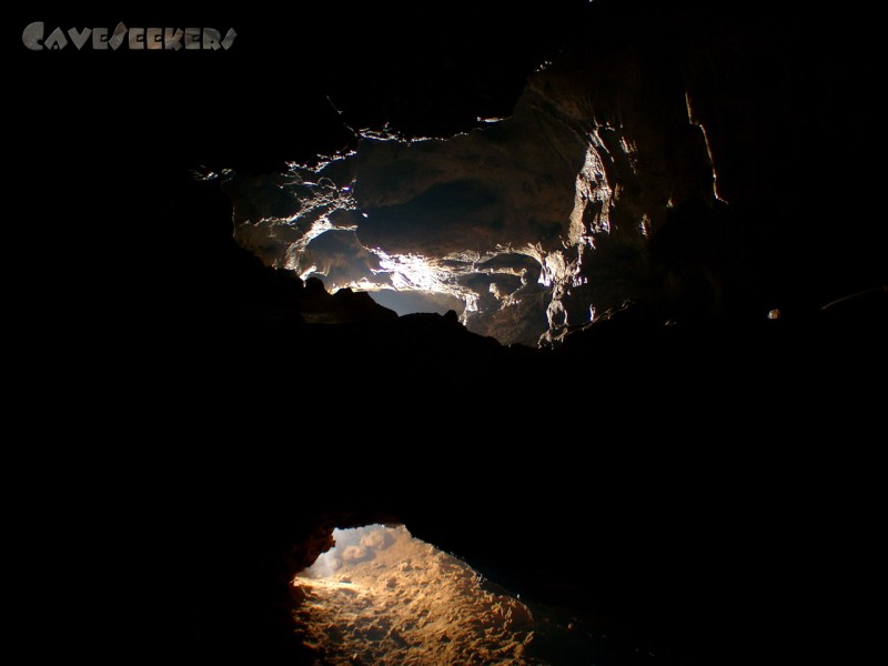 Petershöhle: Nur zu erahnen: Andrich und - offenbar unvermeidbar - Härtl.