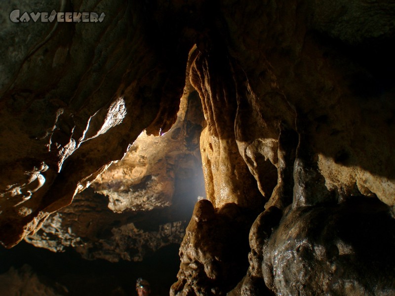 Petershöhle: Weiss: Auch da steht er im Bild rum.