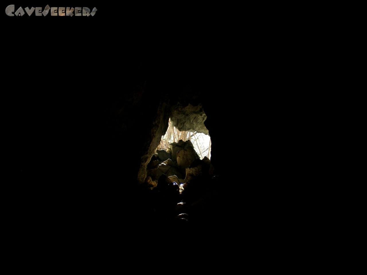 Pritchinški - Der Höhleneingang von innen.