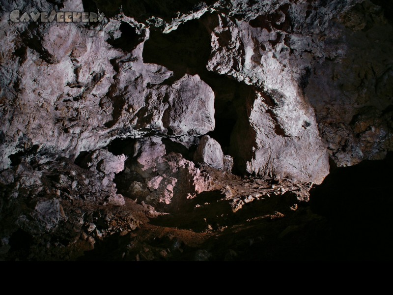 Räuberhöhle: Die triste grosse Halle.