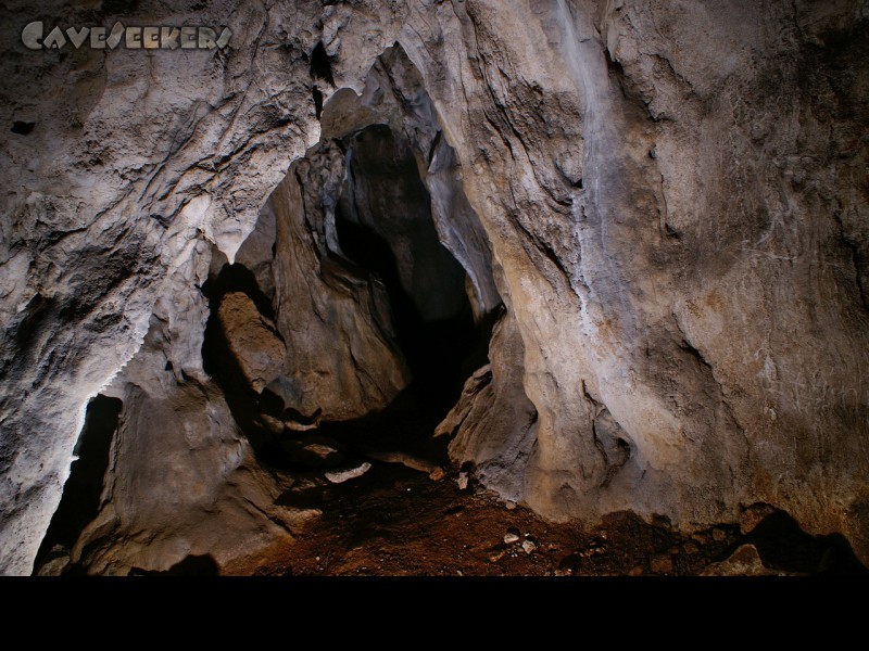 Räuberhöhle: Die brutal enge Spalte: Nicht einmal Herr Bohrer schaffte es hier vorzustossen.