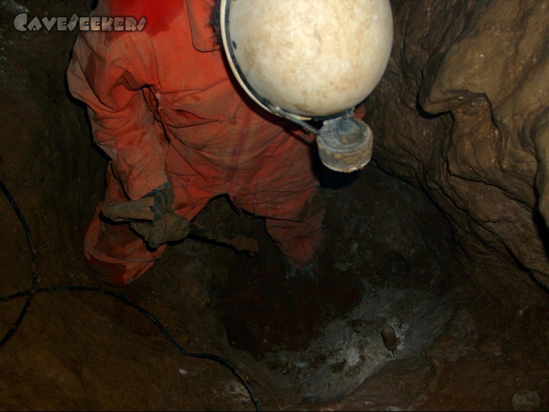 Randdesacker Erdfall: Ungewöhnlich: Dreck im Loch.