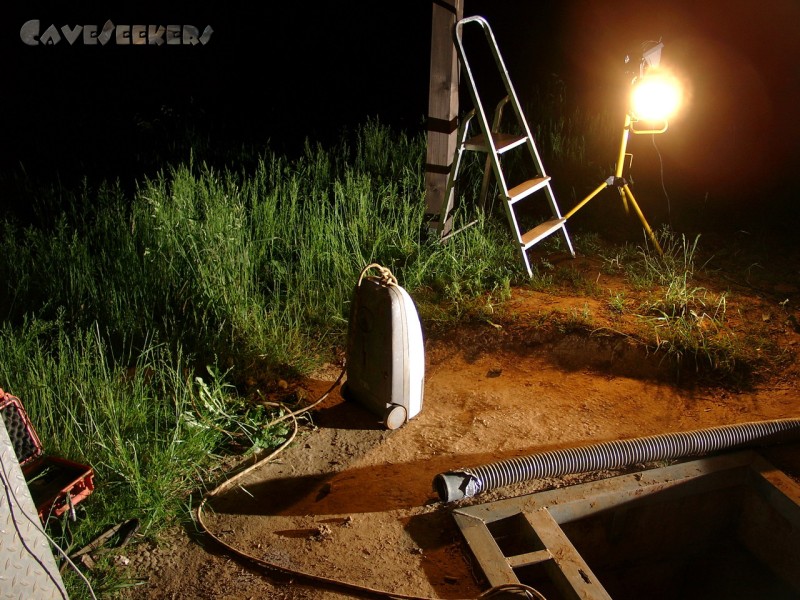 Randdesacker Erdfall: Der Staubsauger - unser Loch soll sauber bleiben.