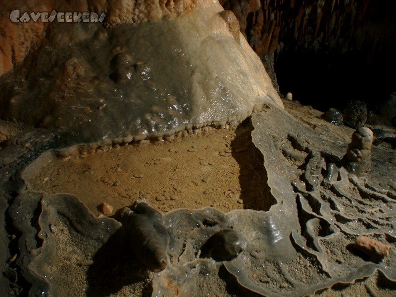 Rebceva jama: Noch ein Sinterbecklein.