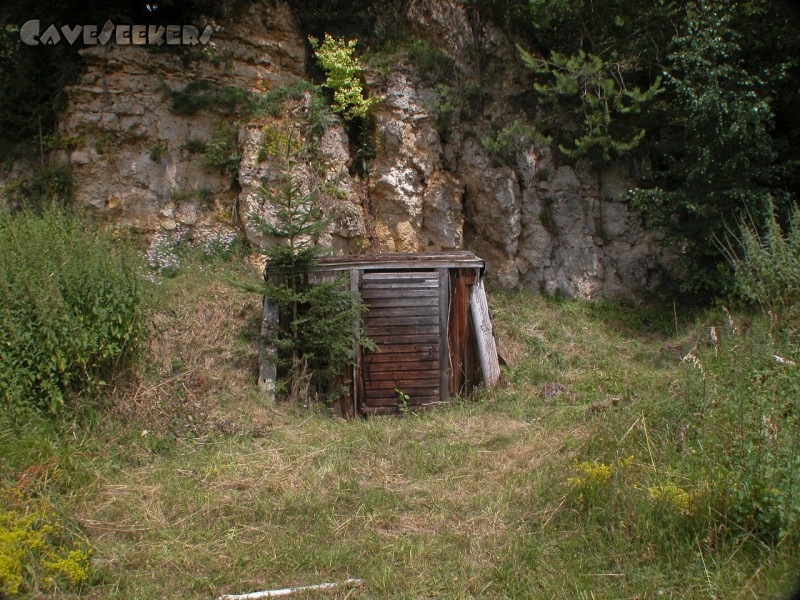 Rostnagelhöhle - Eingang vor der Behandlung von Vorn.
