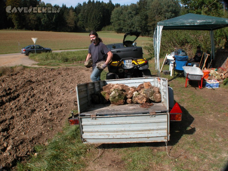 Rostnagelhöhle: Vollbärtlich bei der Arbeit.