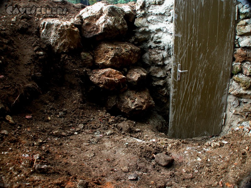 Rostnagelhöhle: Mauer Extrem.