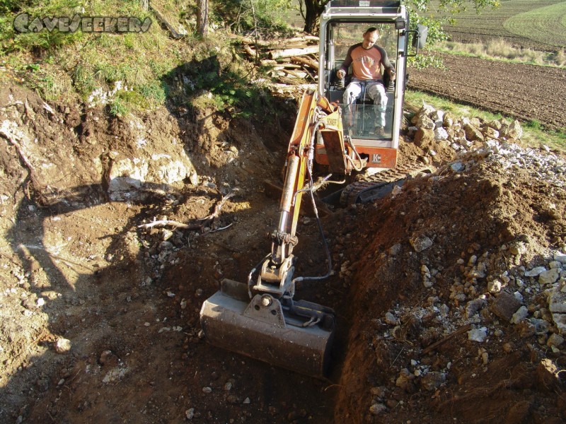 Rostnagelhöhle: Vorbereitungen fur die Wand am Festplatz.