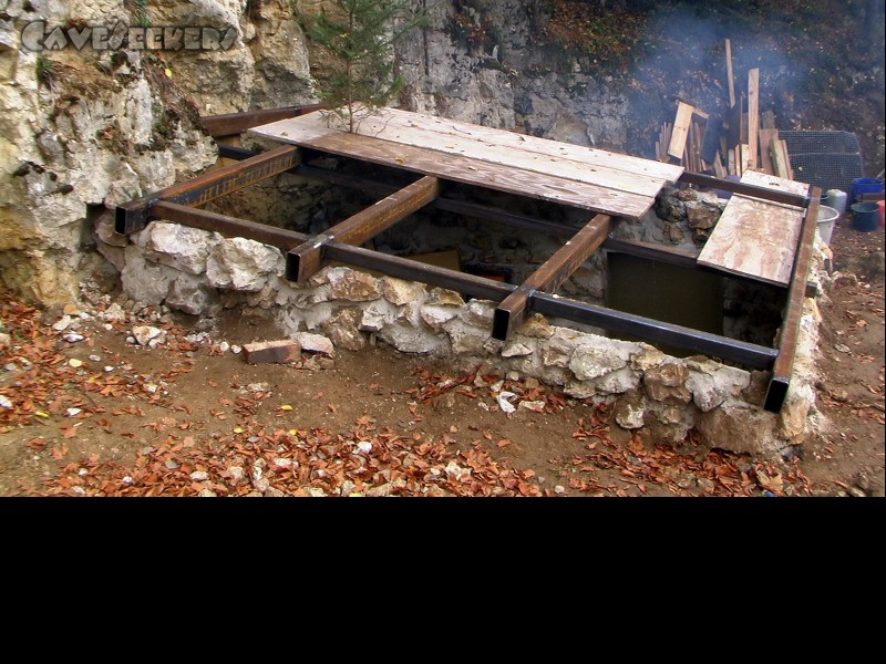 Rostnagelhöhle: Endskorrekte Dachkonstruktion.