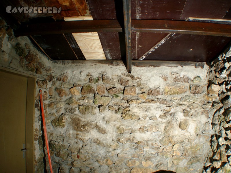 Rostnagelhöhle: Innenansicht: Pfusch am Bau.