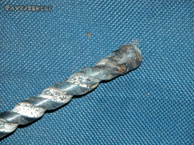 Rostnagelhöhle: Ein ein wenig überbeanspruchter Hilti-Steinbohrer.