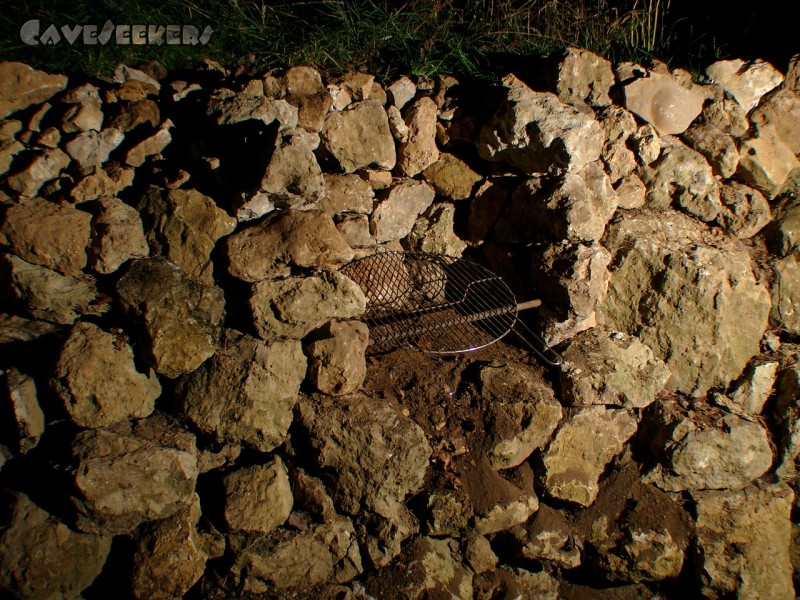 Rostnagelhöhle: Neuer Grill. Extrem Ansprechend.