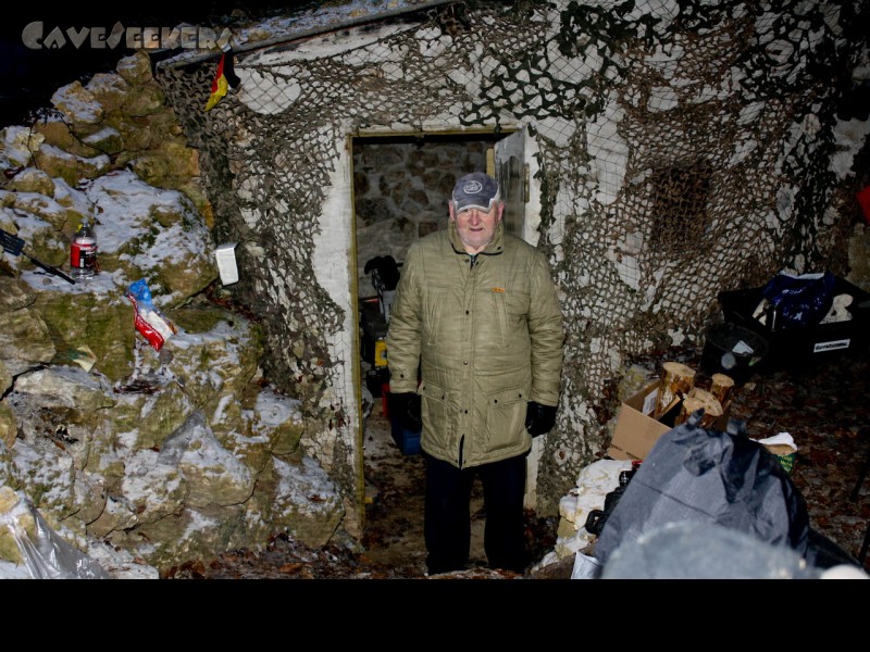 Rostnagelhöhle: Deutschland im Winter. Mit Mann.