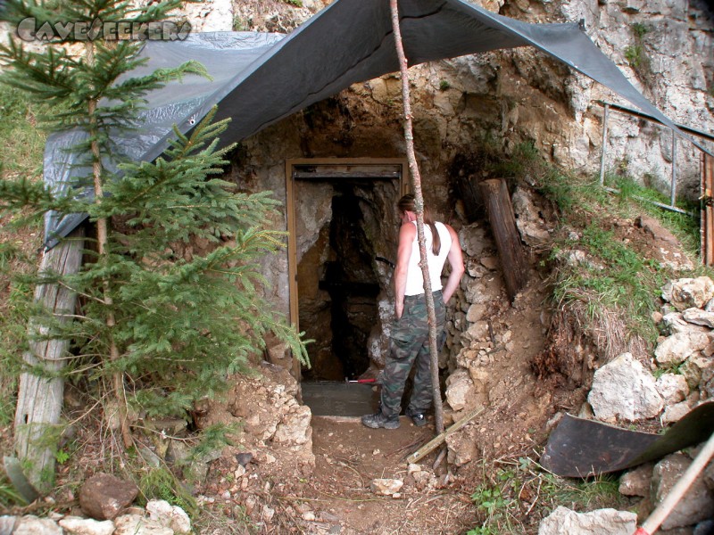 Rostnagelhöhle: Frisch Betoniert.