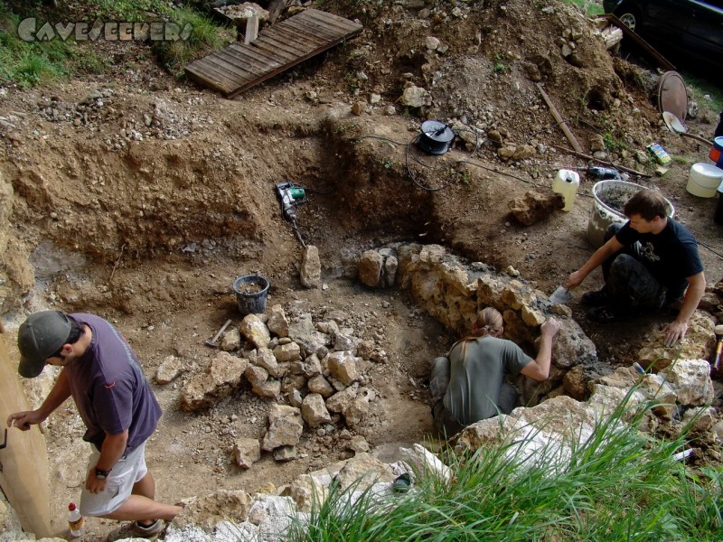 Rostnagelhöhle: Mauern.