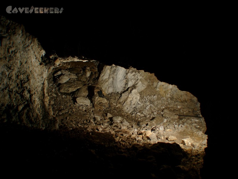 Saugartenhöhle: Der Hauptraum aus der Perspektive vom Eingang her.