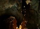 Schleifsteinhöhle - Selbst mitten im Spalt lauern diverse scharfe Hindernisse.