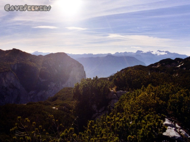 Schwarzmooskogel Eishöhle: Blick gen Dachstein.