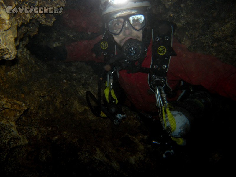 Seeweiherquellgrotte: Eintauchen. Teil 4 - Ab ins Blaue.