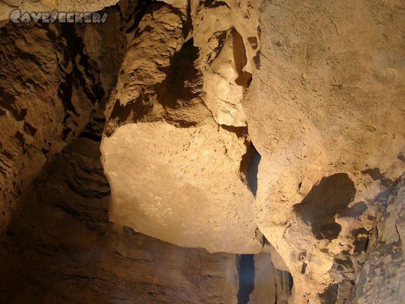 Silberloch: Am Boden des Schachtes: Blick nach oben.