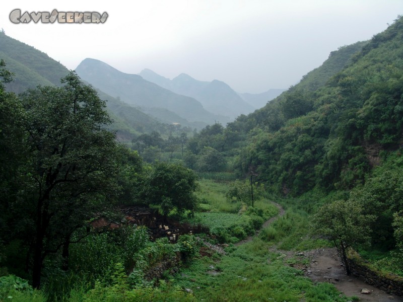 Silver Fox Cave: Leichte Hügel, Ziegen und Dunst - soweit der Blick reicht.