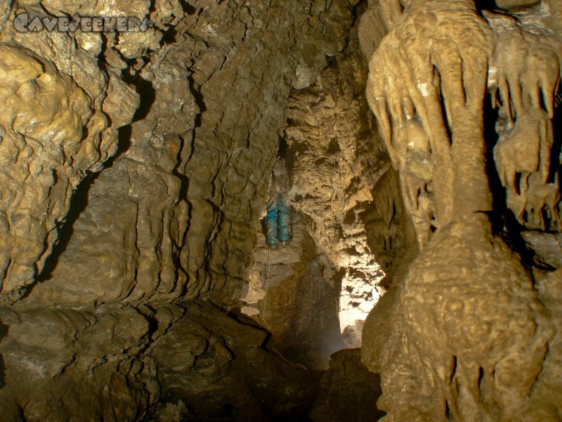 Teufelsloch: Herr Lanig auf der Flucht durch den zweiten Wasserfall.