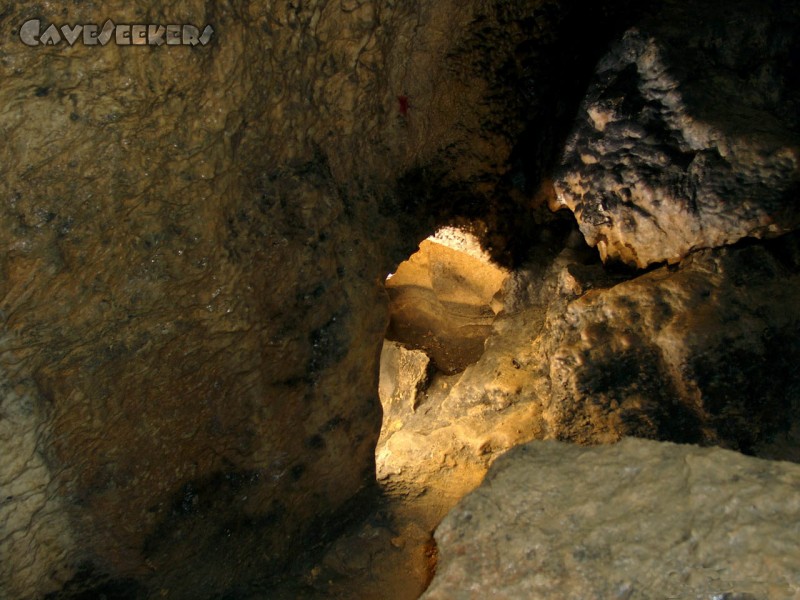 Todsburger Höhle: Leuchtendes Loch.