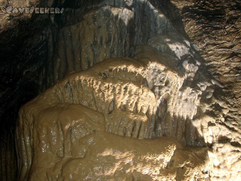 Todsburger Höhle: Schwäbisches Farbenspiel.