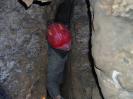 Voithhöhle - Herr Oberstein beim Verlassen der Oberstein-Spalte. Man beachte die physikalische Unmöglichkeit...