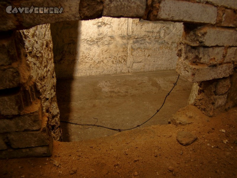 Weißenburger Sommerkeller: Durchbruch in einen Nebenstollen