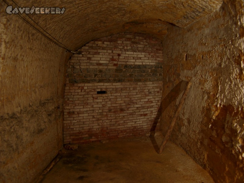 Weißenburger Sommerkeller: Zugemauert aber von anderer Stelle zu erreichen.