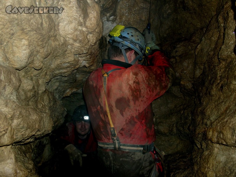X-Akten Höhle: Herr Müller beim müllern.