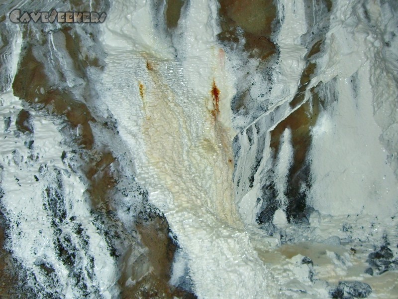 Zinkerzbergwerk Hochsauerland: Feinster Kalksinter.