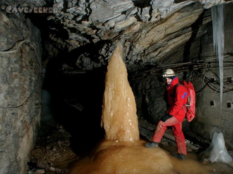 Zinkerzbergwerk Hochsauerland: Caveseeker an Eis  (oder Kreil an Eis).