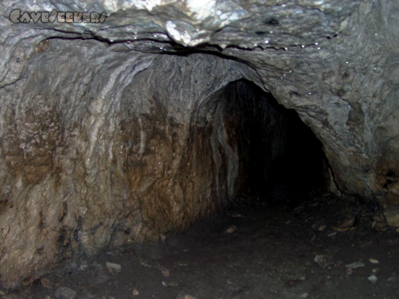 Zwergenloch: Der einfach zugangliche Teil der Hohle prasentiert sich in diesem Stil.